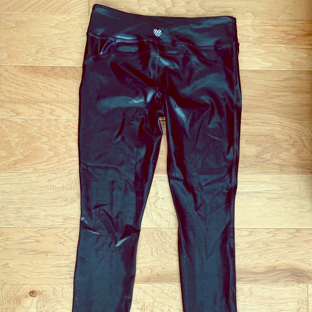Silicone material leggings.